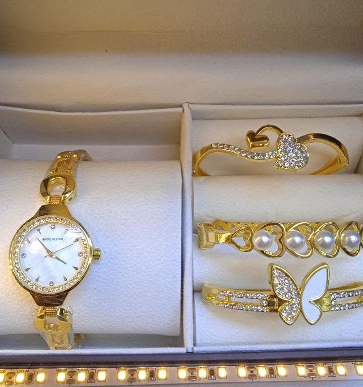 Time Luxe Women Watch © - Zyberloop